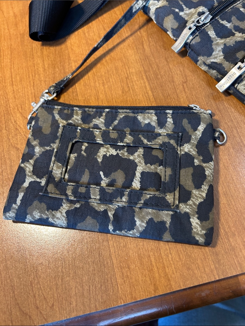Leopard Print Baggallini Crossbody Bag with Detachable Strap and pouch - Picture 6 of 10